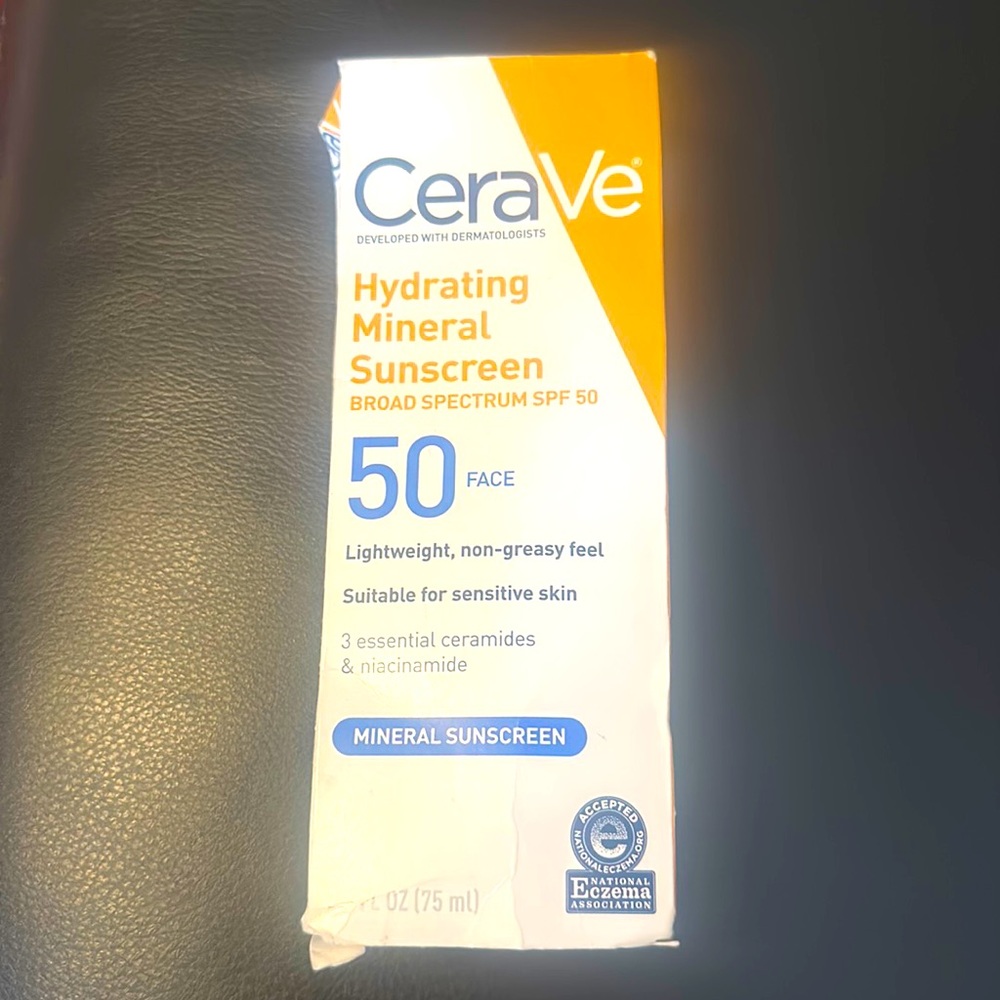 CeraVe Hydrating Minerals Sunscreen 50 Face
